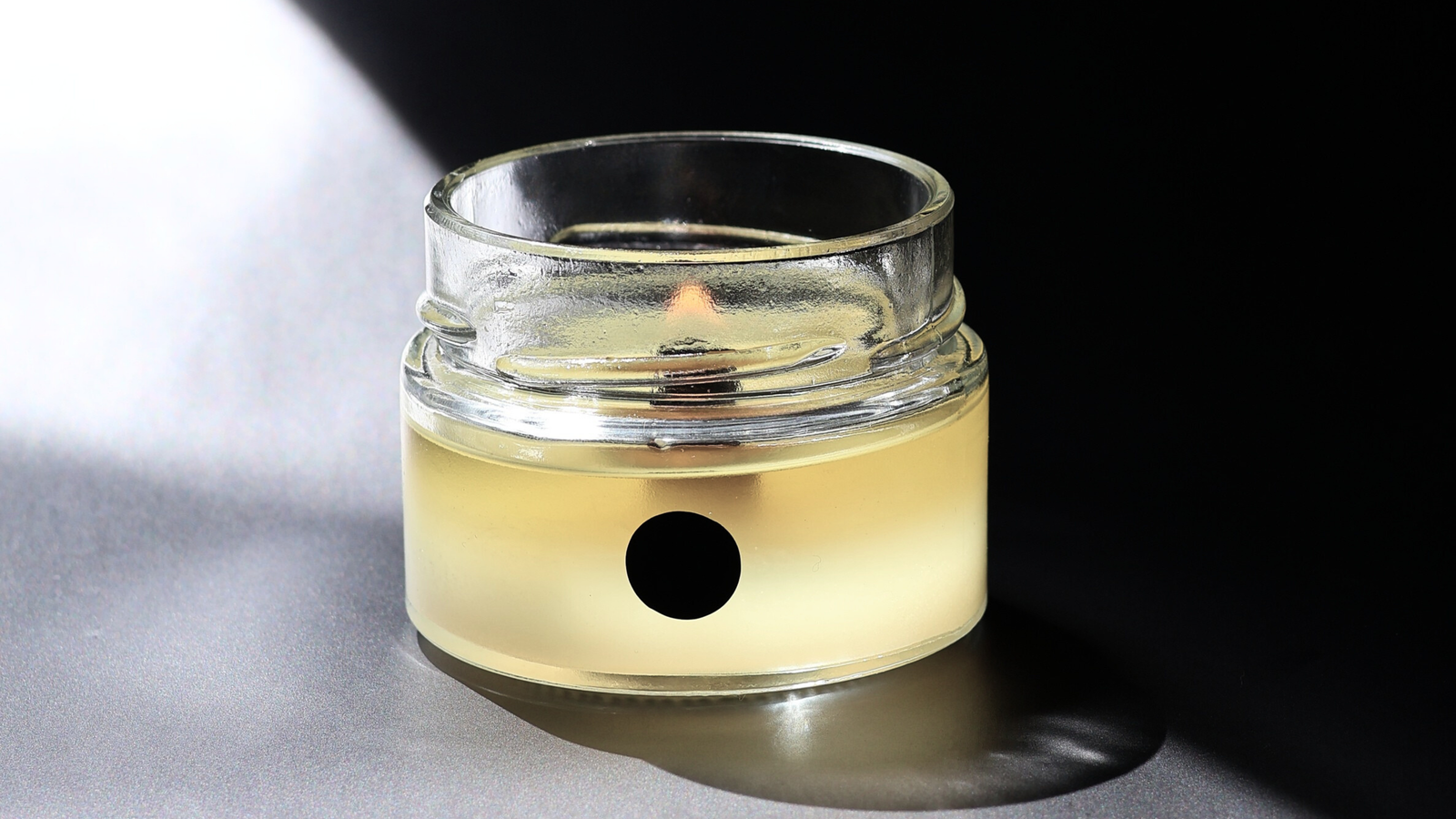 A ciência por trás do cheiro: Como as velas aromáticas influenciam o humor